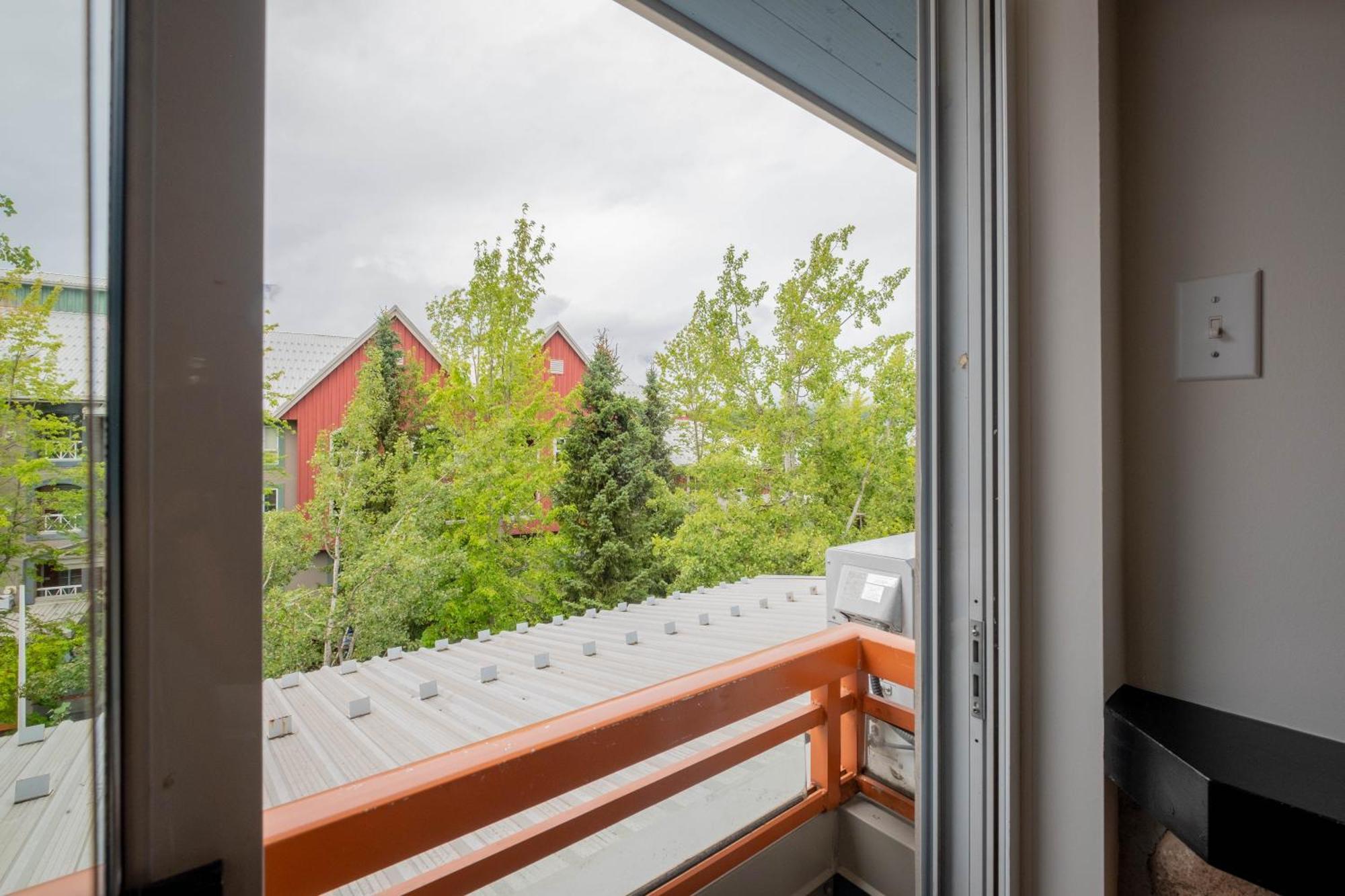 Eagle Lodge By Outpost Whistler Exterior foto
